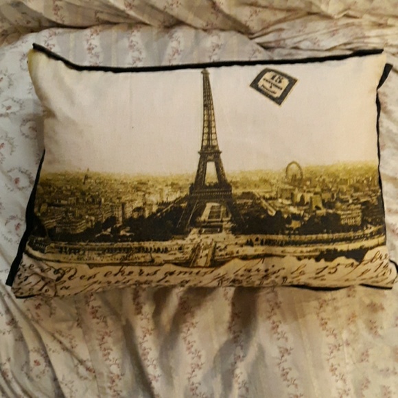 New Duck Feathers Eiffel Tower Accent Pillow. - Picture 1 of 7